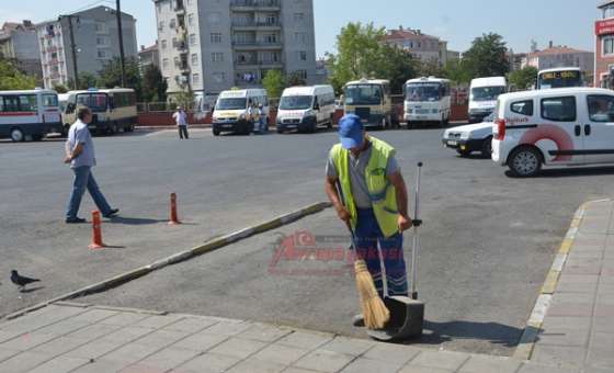 Güneşin Altında Çalışıyorlar