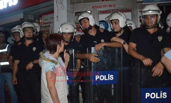 Polise Bağırdı Yine Polis Kurtardı