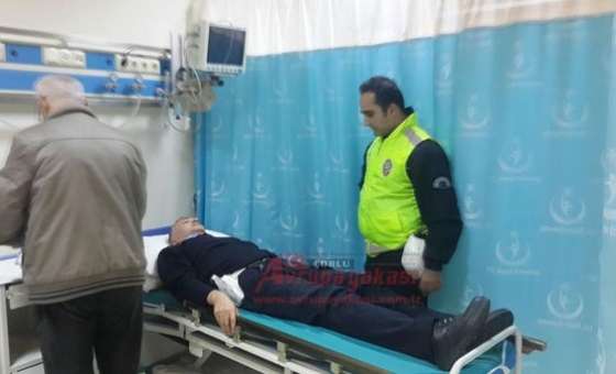 Dur İhtarına Uymayan Sürücü Polise Çarparak Kaçtı