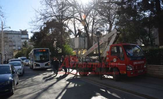 Yeni Yıl Süsleri Sökülüyor