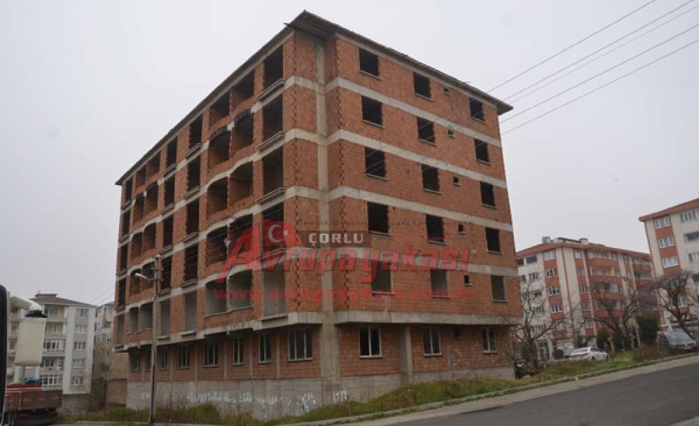 Metruk Apartman Huzursuz Ediyor