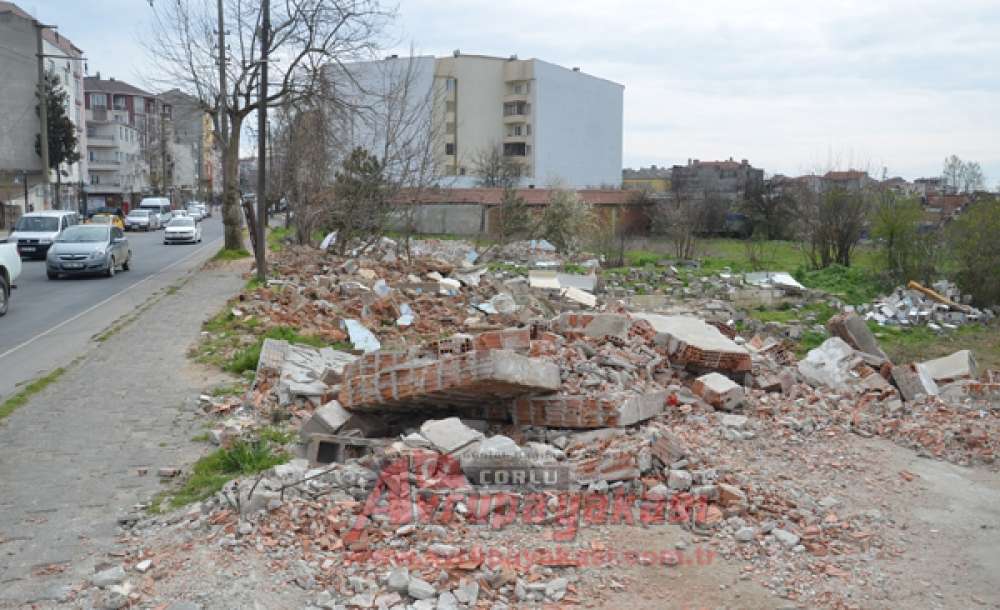 Metruk Evler Yıkıldı
