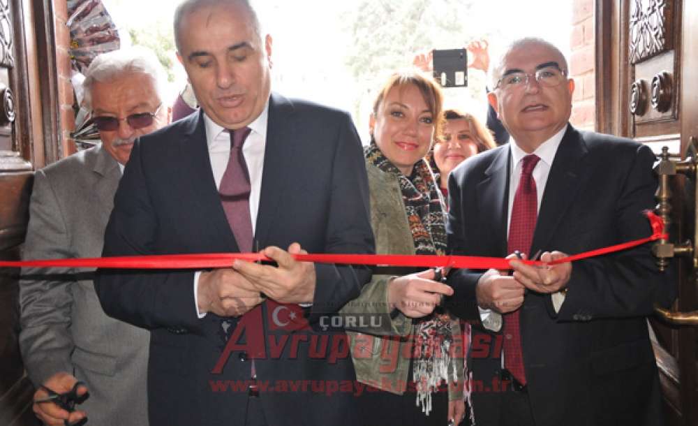 Çorlu Hatırası Ve Cumhuriyetimizi Seviyoruz Sergisi Açıldı