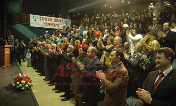 Çanakkale Şehitleri Düzenlenen Gece Ile Anıldı