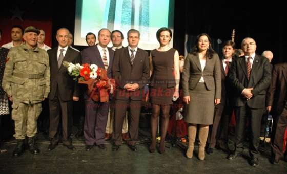Çanakkale Şehitleri Düzenlenen Gece Ile Anıldı