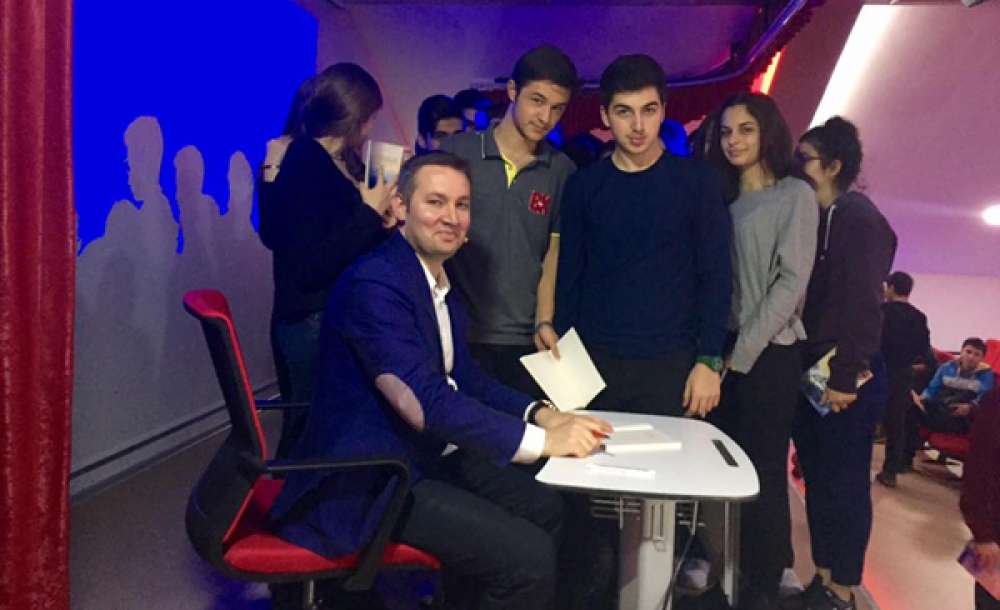 Bahçeşehir Koleji Yazar Yavuz Gölbaşı'nı Ağırladı