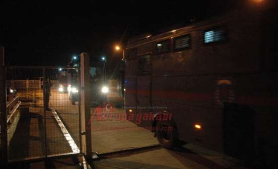 Diyarbakır Cezaevi`nden Çorlu Havaalanına Nakiller Sürdürüldü