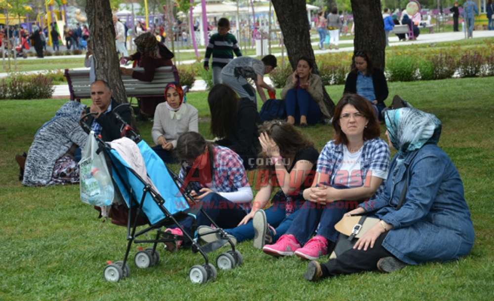 Cumhuriyet Parkı Dolup Taştı