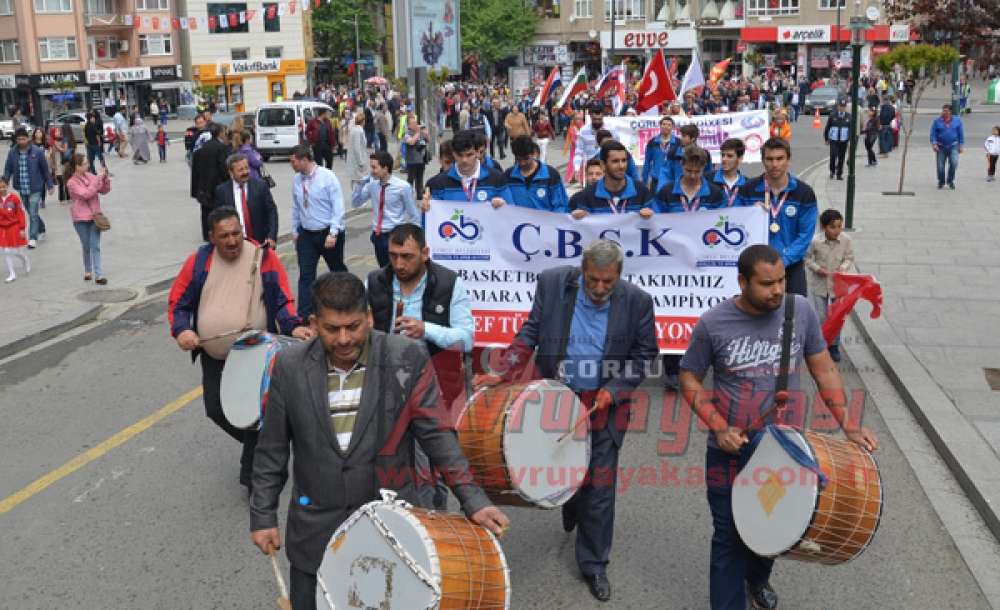  Çocuklara Görkemli Festival