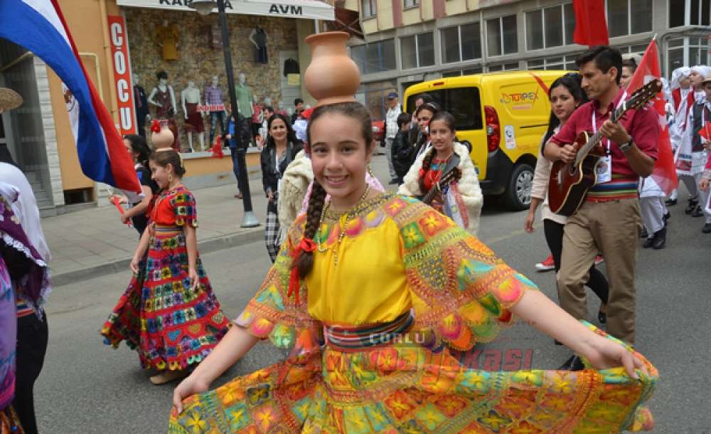  Çocuklara Görkemli Festival