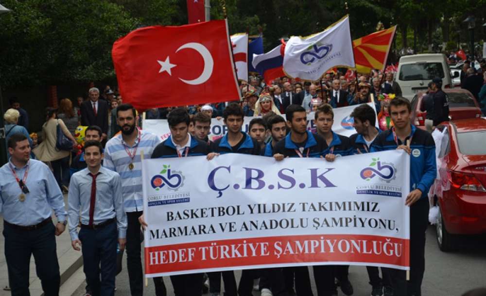  Çocuklara Görkemli Festival