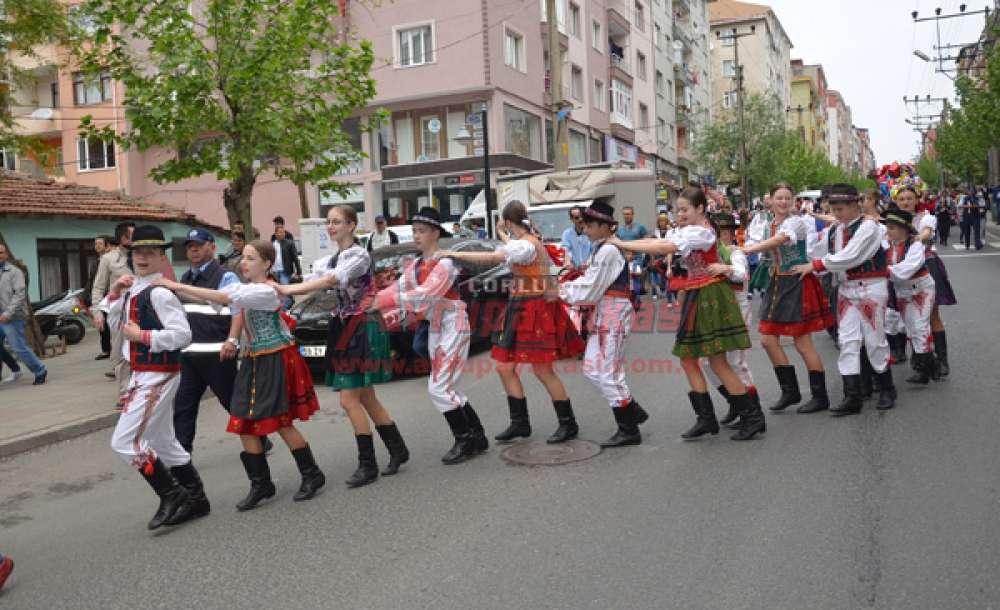  Çocuklara Görkemli Festival