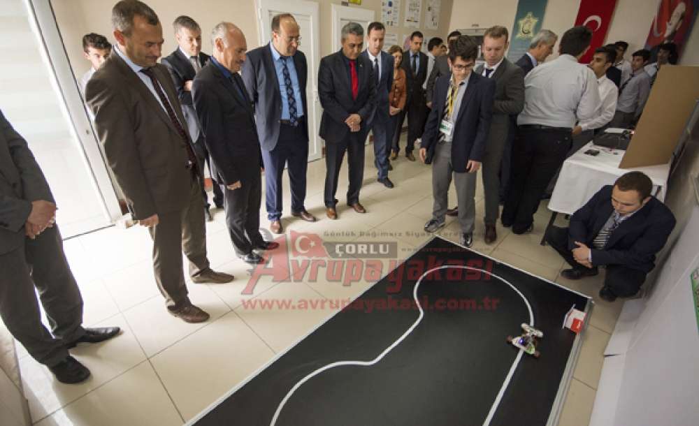 Deri Sanayicileri Mesleki Ve Teknik Anadolu Lisesi'nden Tübitak Fuarı