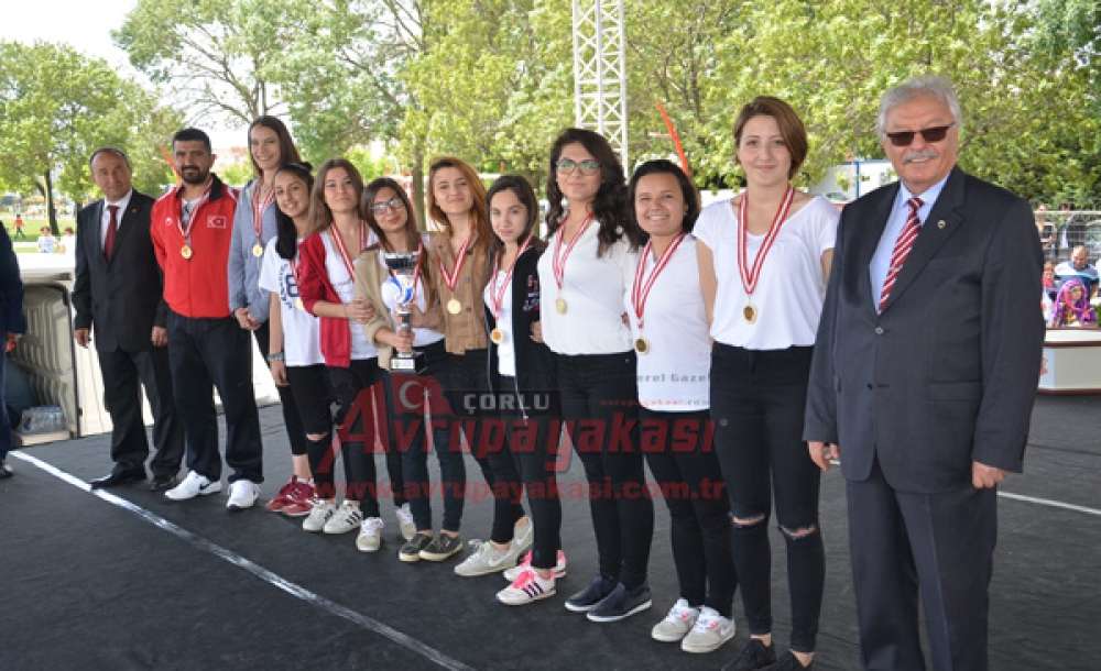 Çorlu'da Coşkulu 19 Mayıs Kutlaması
