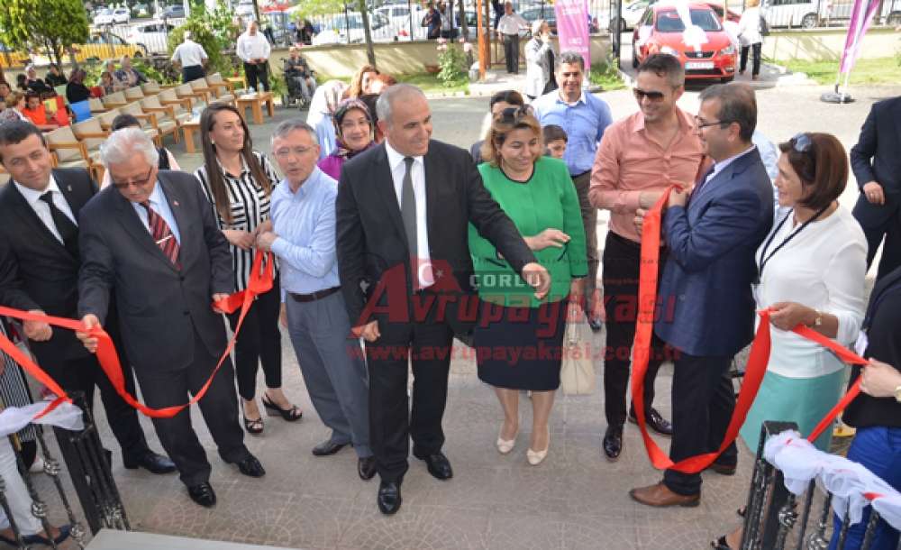 Çorlu Halk Eğitimi Merkezi`nden Yılsonu Sergisi