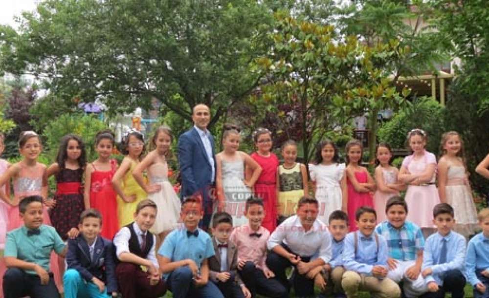 Vehbi Günaştı Öğrencileri Mezuniyeti Kutladı