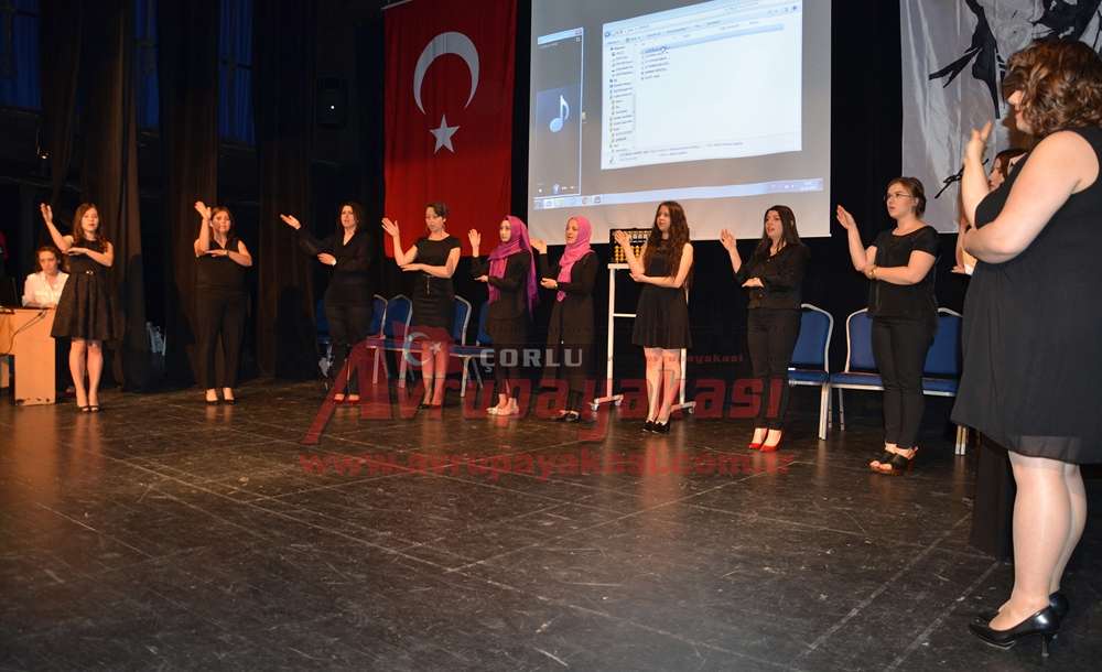 Kursiyerlerden Muhteşem Yıl Sonu Gösterisi