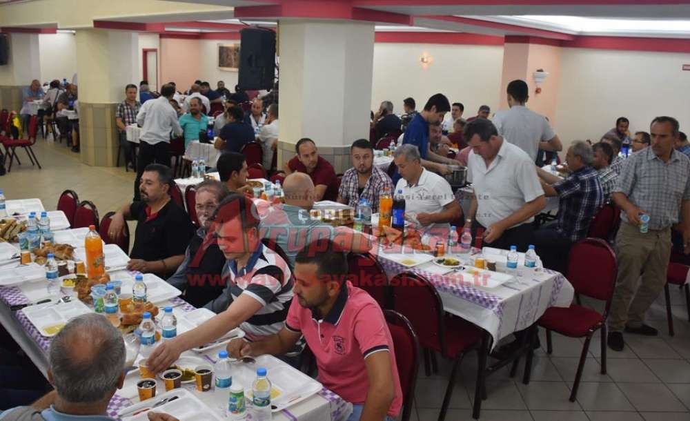 Çorlu Evcil Kanatlılar Derneği Üyeleri İftarda Buluştu