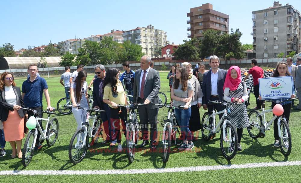Çorlu'da 500 Öğrenciye Bisiklet