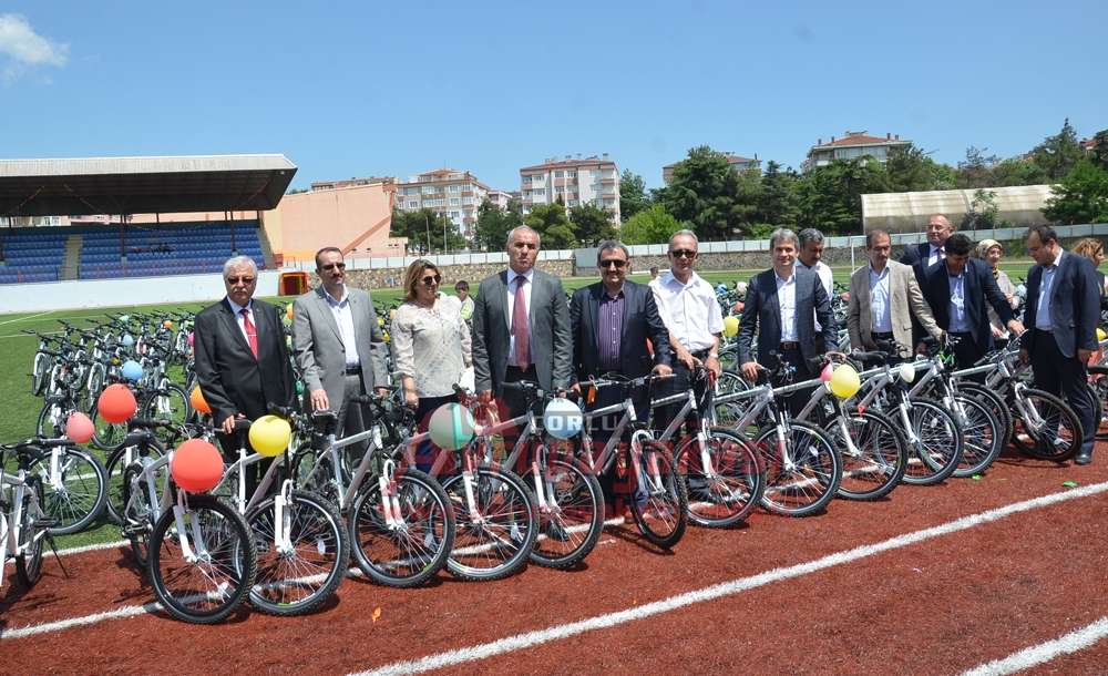 Çorlu'da 500 Öğrenciye Bisiklet