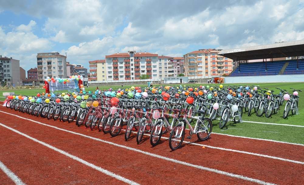 Çorlu'da 500 Öğrenciye Bisiklet