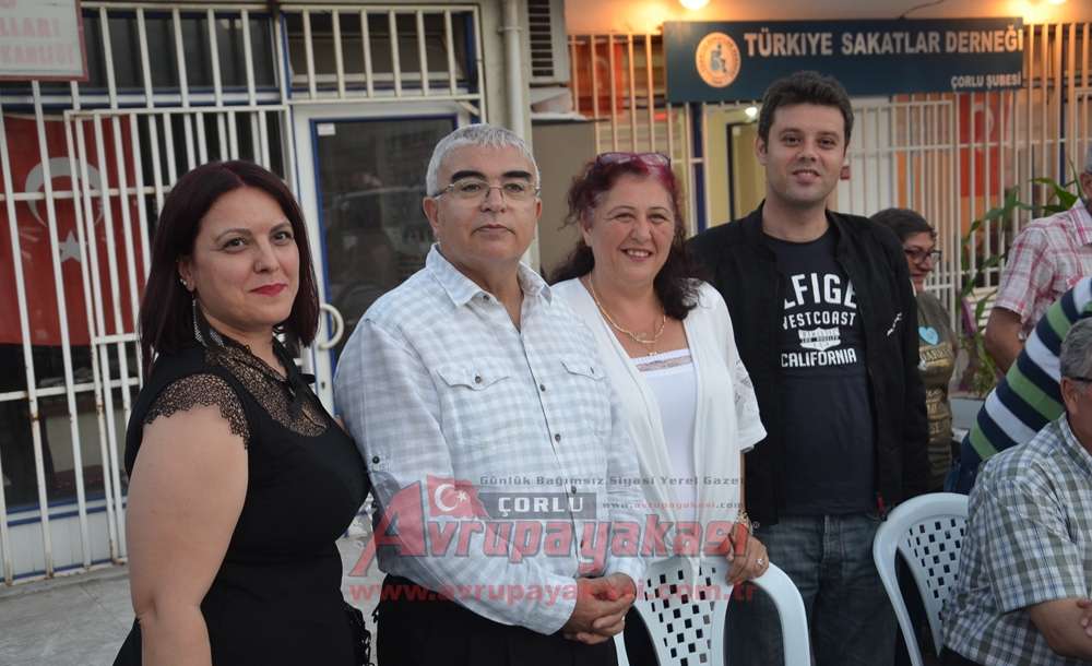 Sakatlar Derneği Üyeleri İftarda Bir Araya Geldi