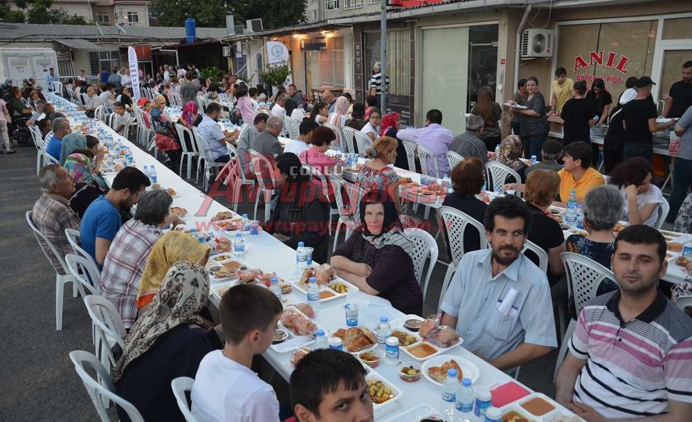Sakatlar Derneği Üyeleri İftarda Bir Araya Geldi