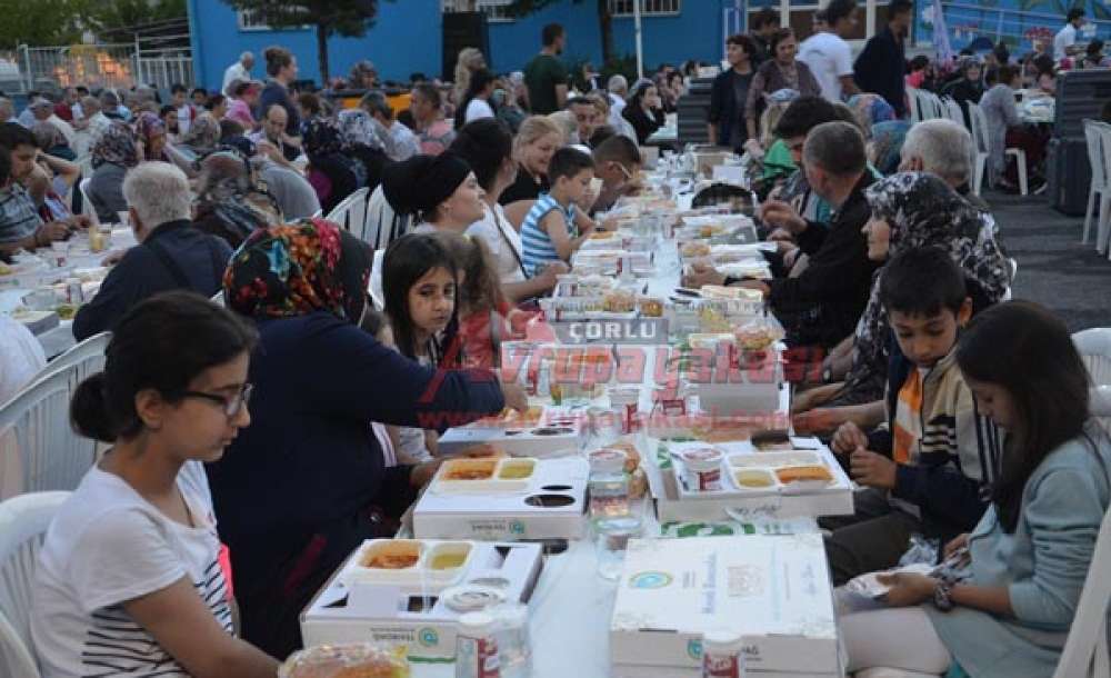 Büyükşehirden Çorlu'da İftar   