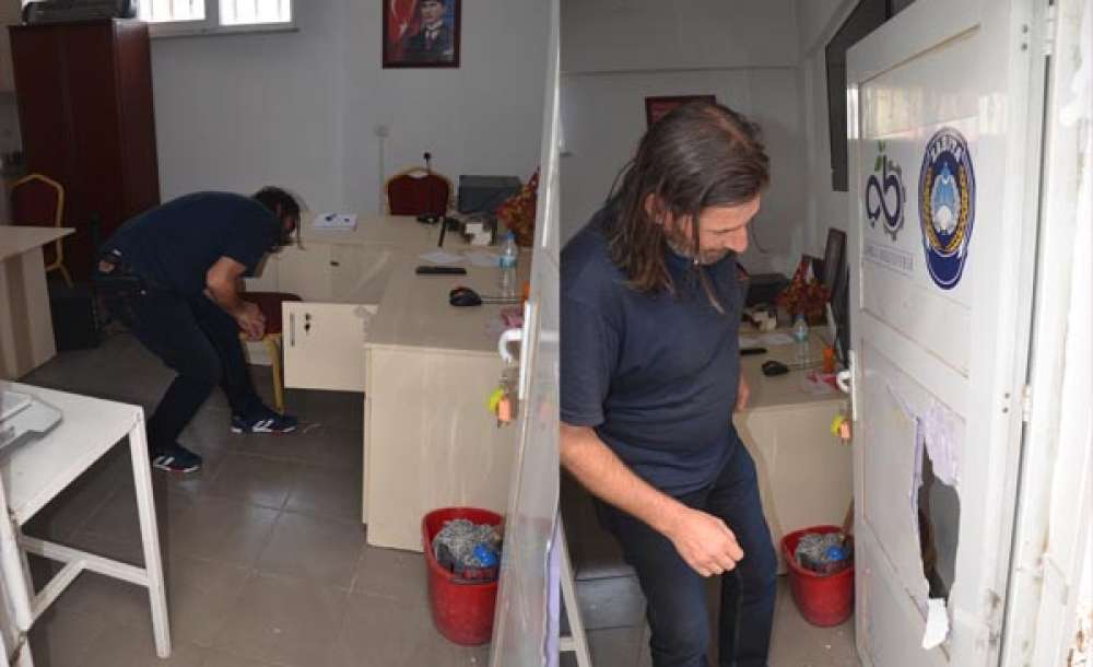Zabıtayı Soydular