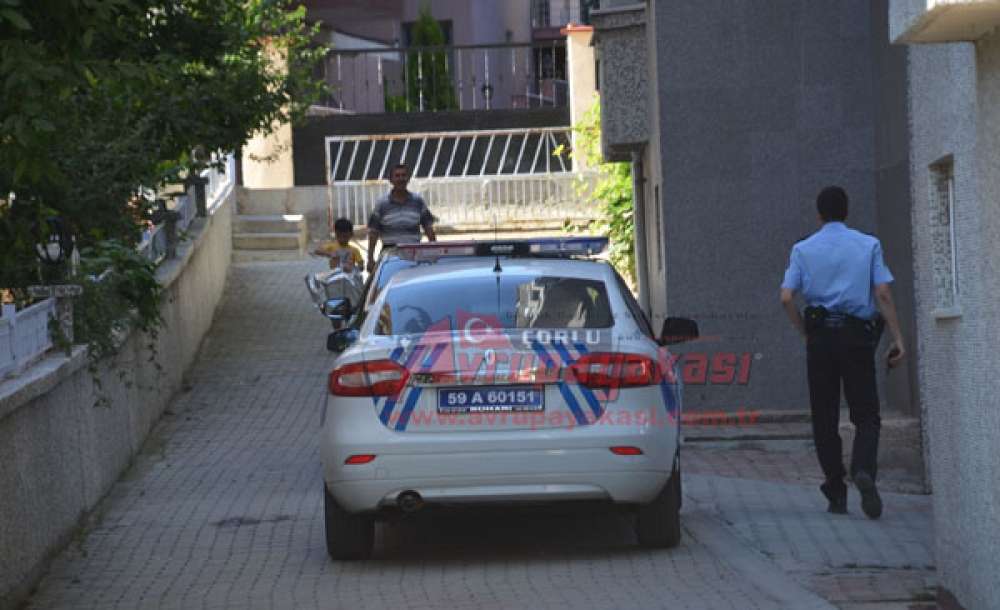 Evden Hırsızlık Yaptığı Öne Sürülen 3 Kişi Tutuklandı