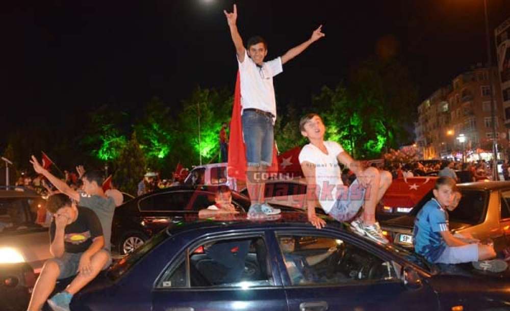 Vatandaşlar Demokrasi Nöbetinde