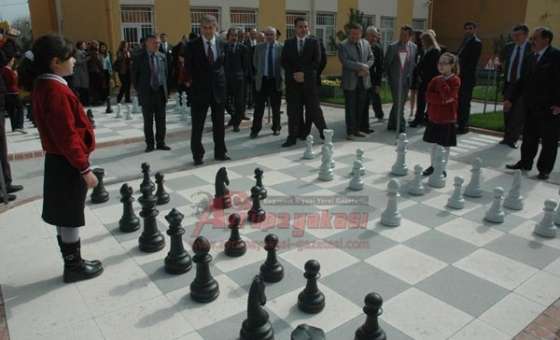Mükerrem Ali Kayan İlkokulu`na Oyun Parkı Ve Trafik Eğitim Alanı