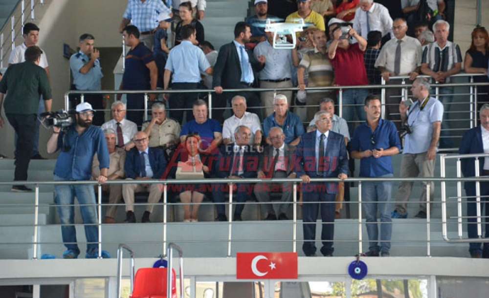 Mustafa Kemal Atatürk Yarı Olimpik Yüzme Havuzu'nun Açılışı Gerçekleştirildi