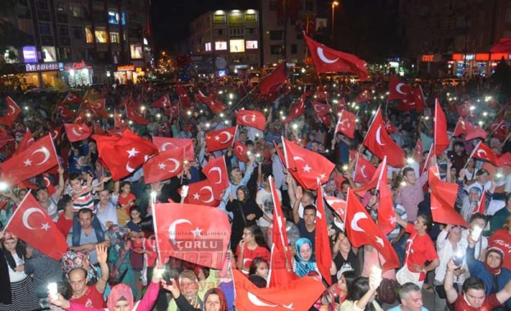 Çorlu'da Muhteşem Demokrasi Nöbeti