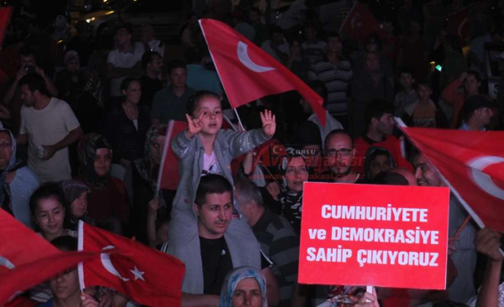Demokrasi Nöbetleri Devam Ediyor