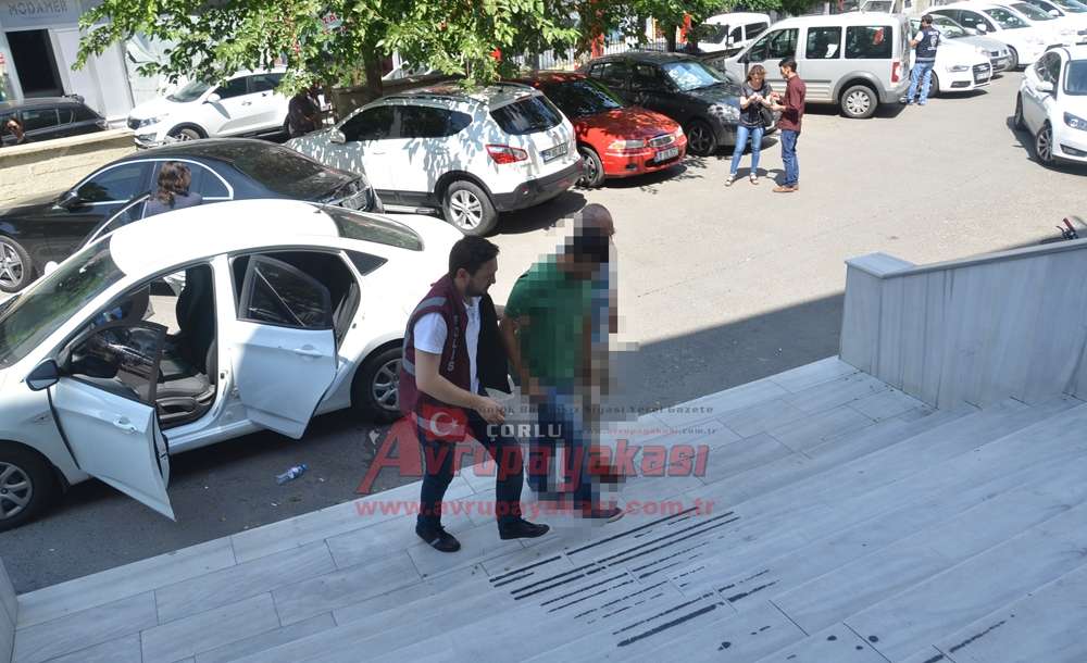 4 Öğretmen Tutuklandı