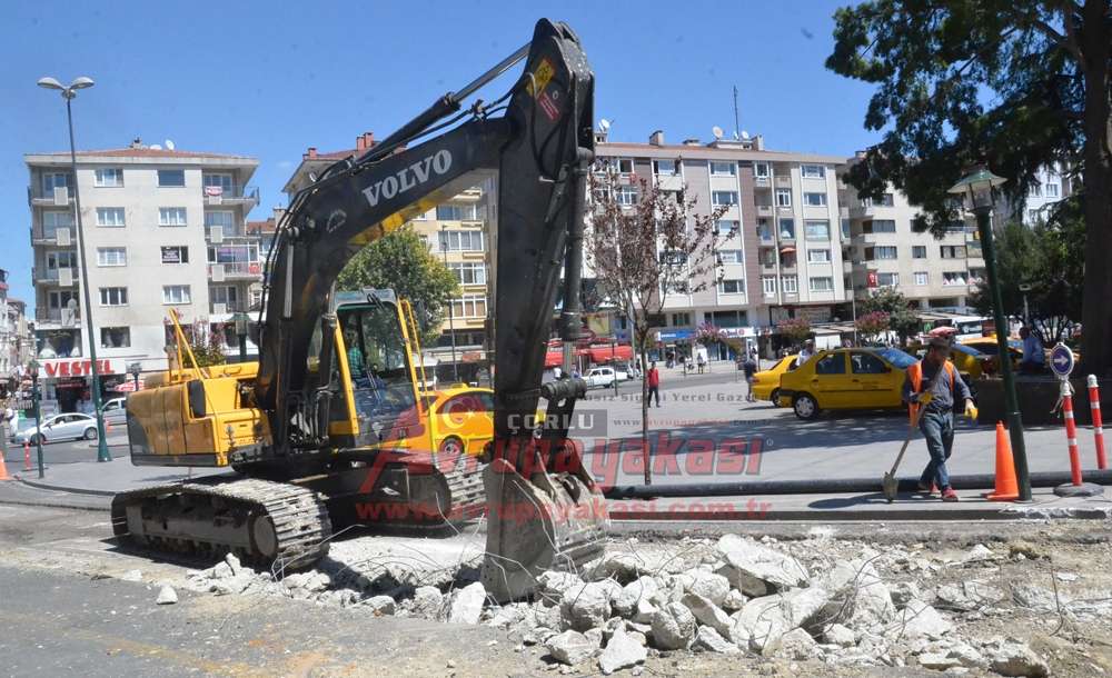 Altyapı Çalışmaları Devam Ediyor