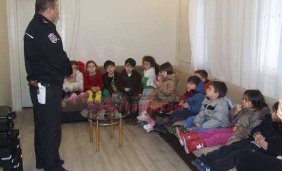 Minik Öğrenciler Trafik Polisi Oldu
