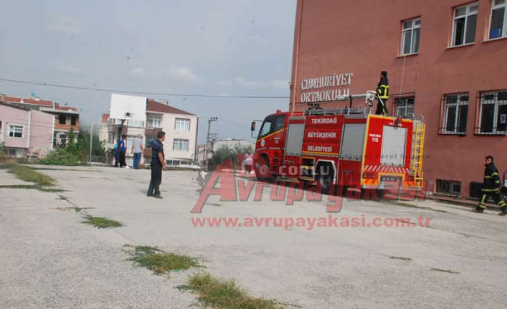 Yangın İhbarı İtfaiyeyi Alarma Geçirdi