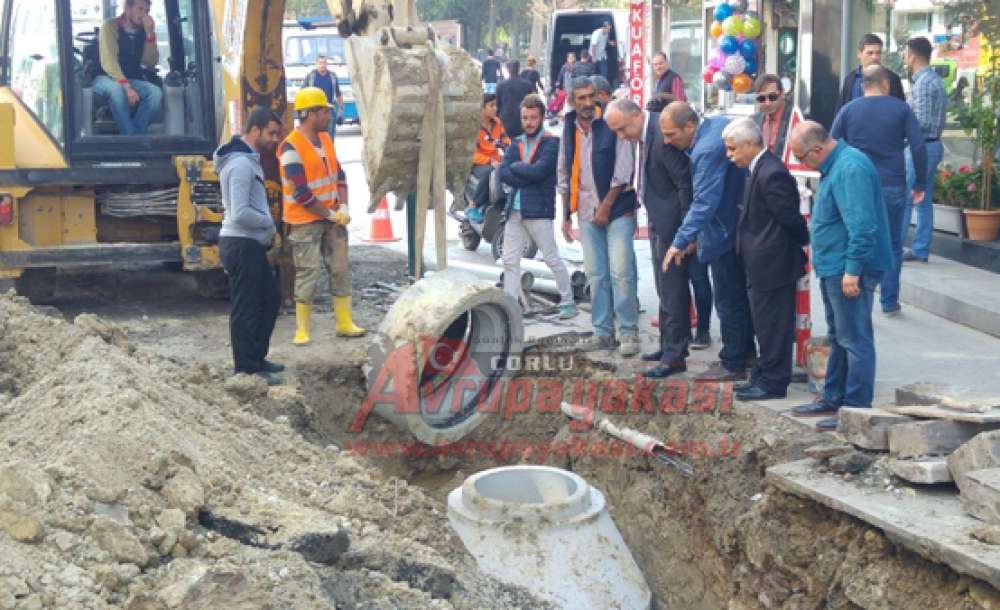 Teski Kumyol Caddesi'ndeki Son Rögar Kapağını Taktı