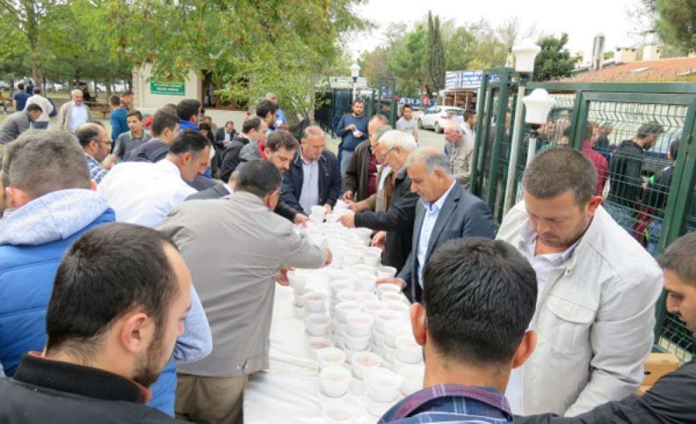Sanayi Sitesi Esnafına Aşure İkramı
