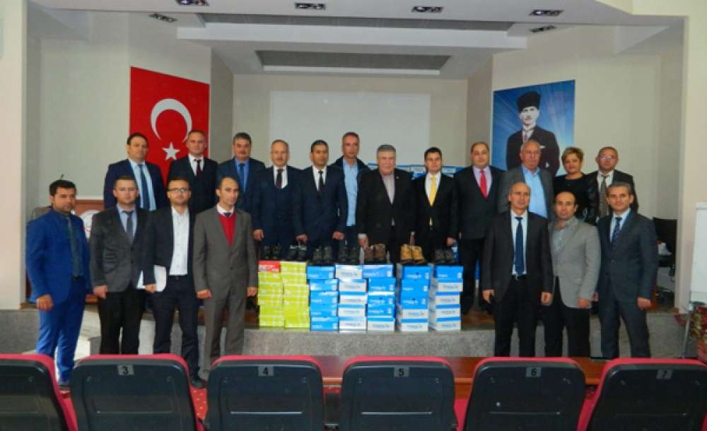 Çorlu Tso'dan İhtiyaç Sahibi Öğrencilere Ayakkabı Yardımı
