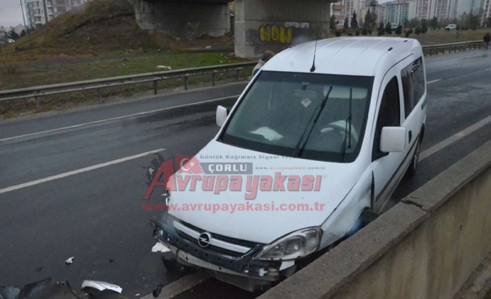 Yağışlı Hava Kazalara Neden Oldu