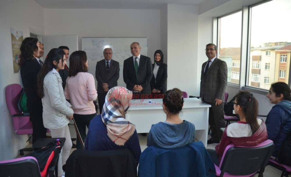 Kaymakam Kılıç'tan Çorlu Gençlik Merkezi'ne Ziyaret