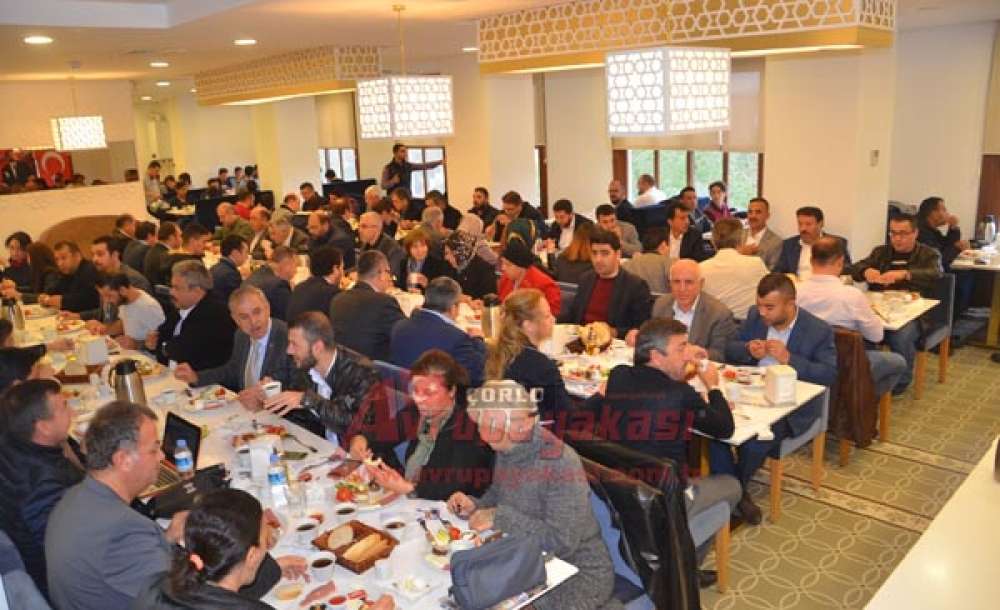 Ak Partiden Mahalle Teşkilatları Toplantısı