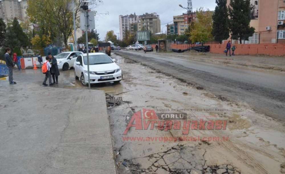 Öğrencilerin Çamur İsyanı