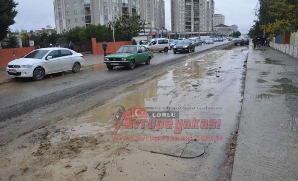 Öğrencilerin Çamur İsyanı