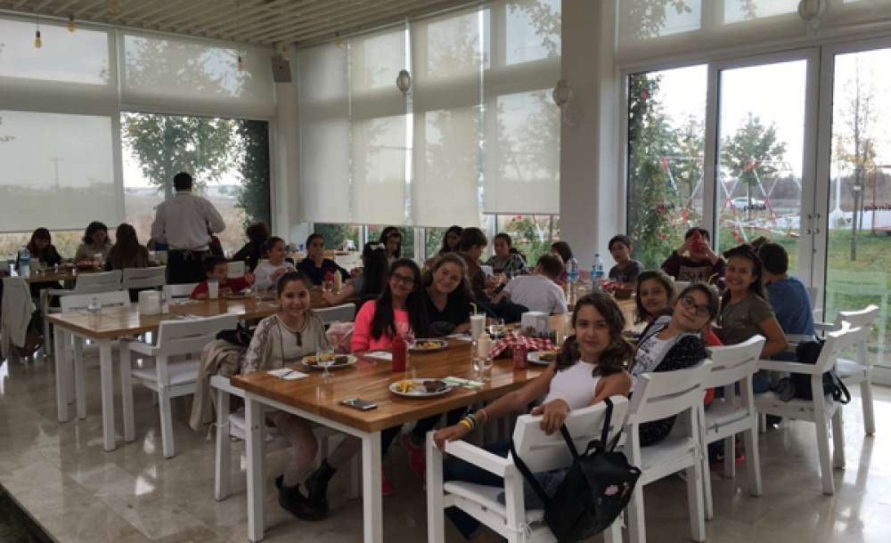 Veli Ve Öğrencilere Motivasyon Yemeği