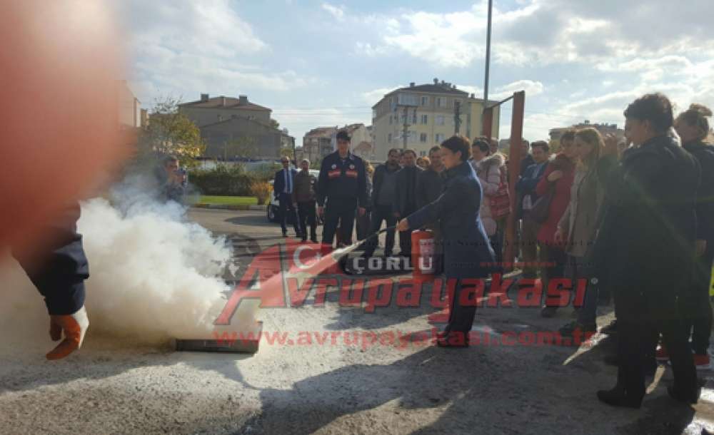 Çorlu'daki Okullara Yangın Eğitimi