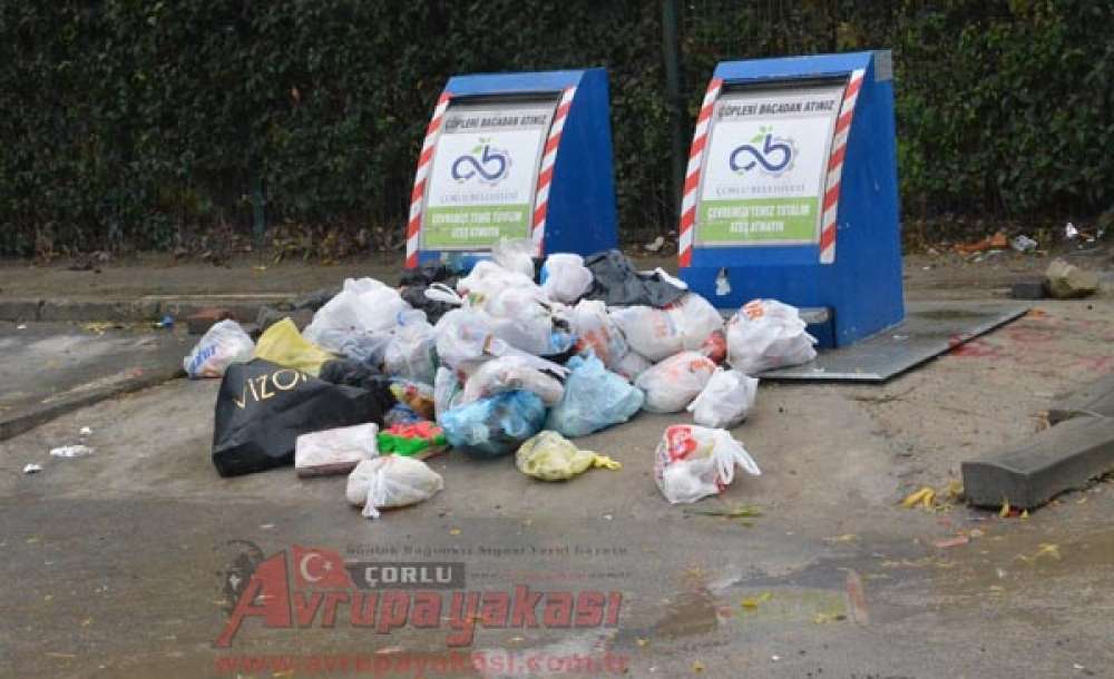 Yer Altı Konteynırları Da Çare Olmadı